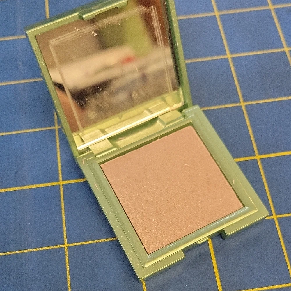 Mally Face Defender Highlightee Gorgois Glow Lighter 6g New Compact